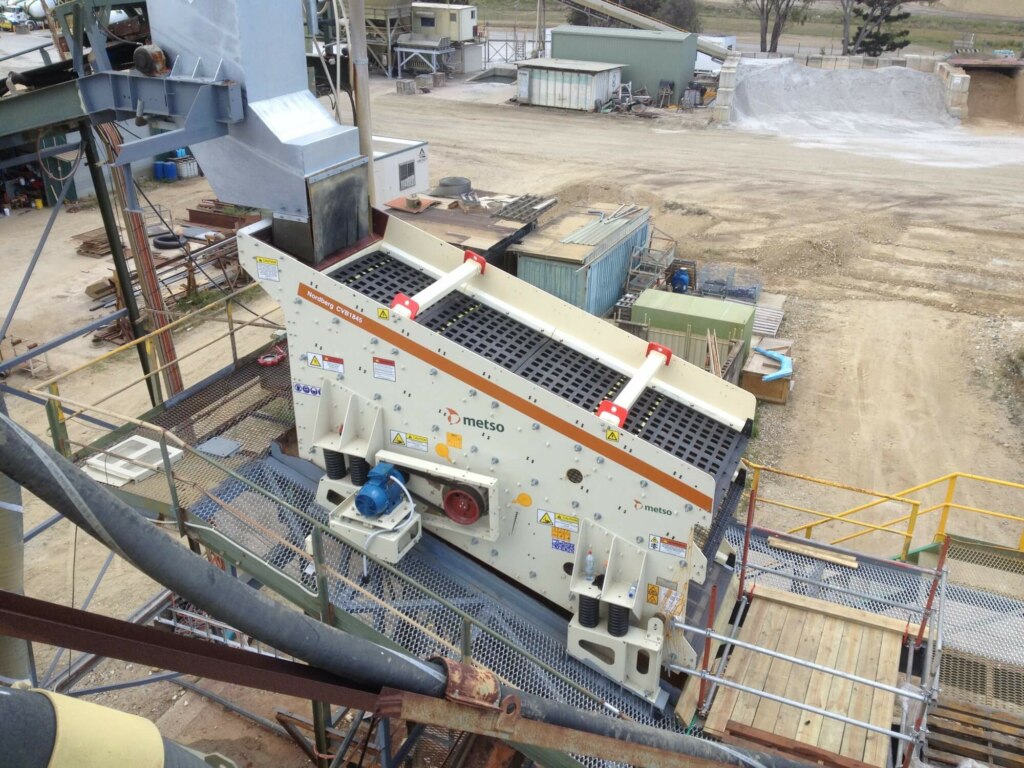 A Refurbished Screening Plant is being used in a factory.